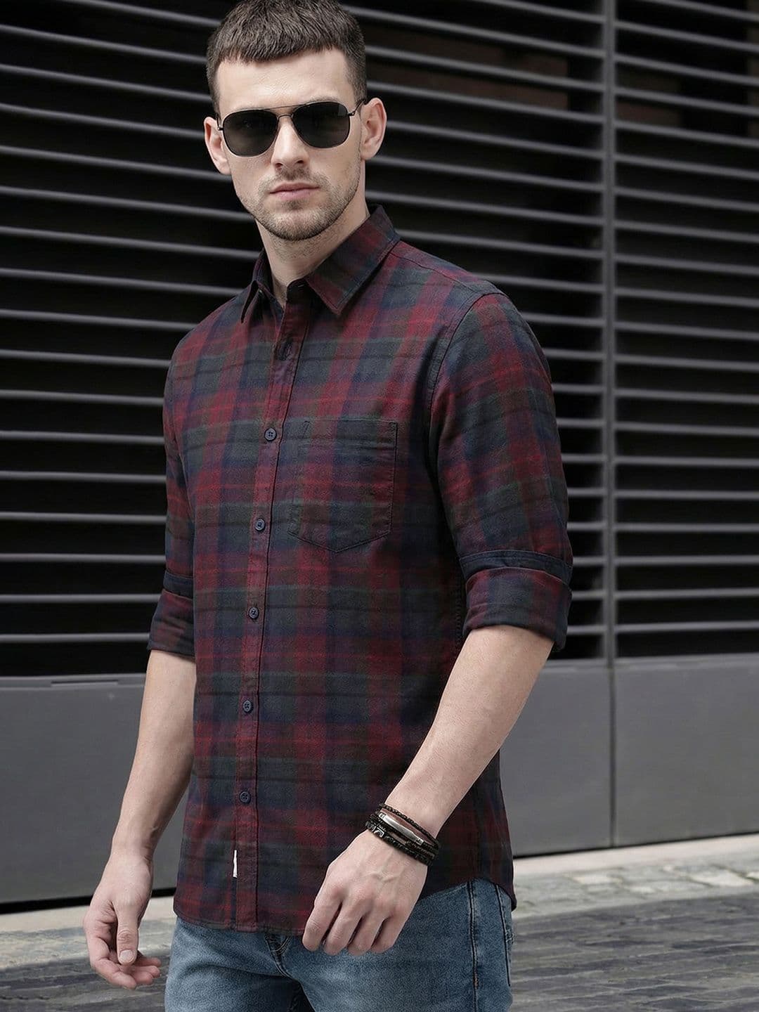 Roadster Men Maroon & Navy Blue Checked Cotton Casual Shirt - view 1