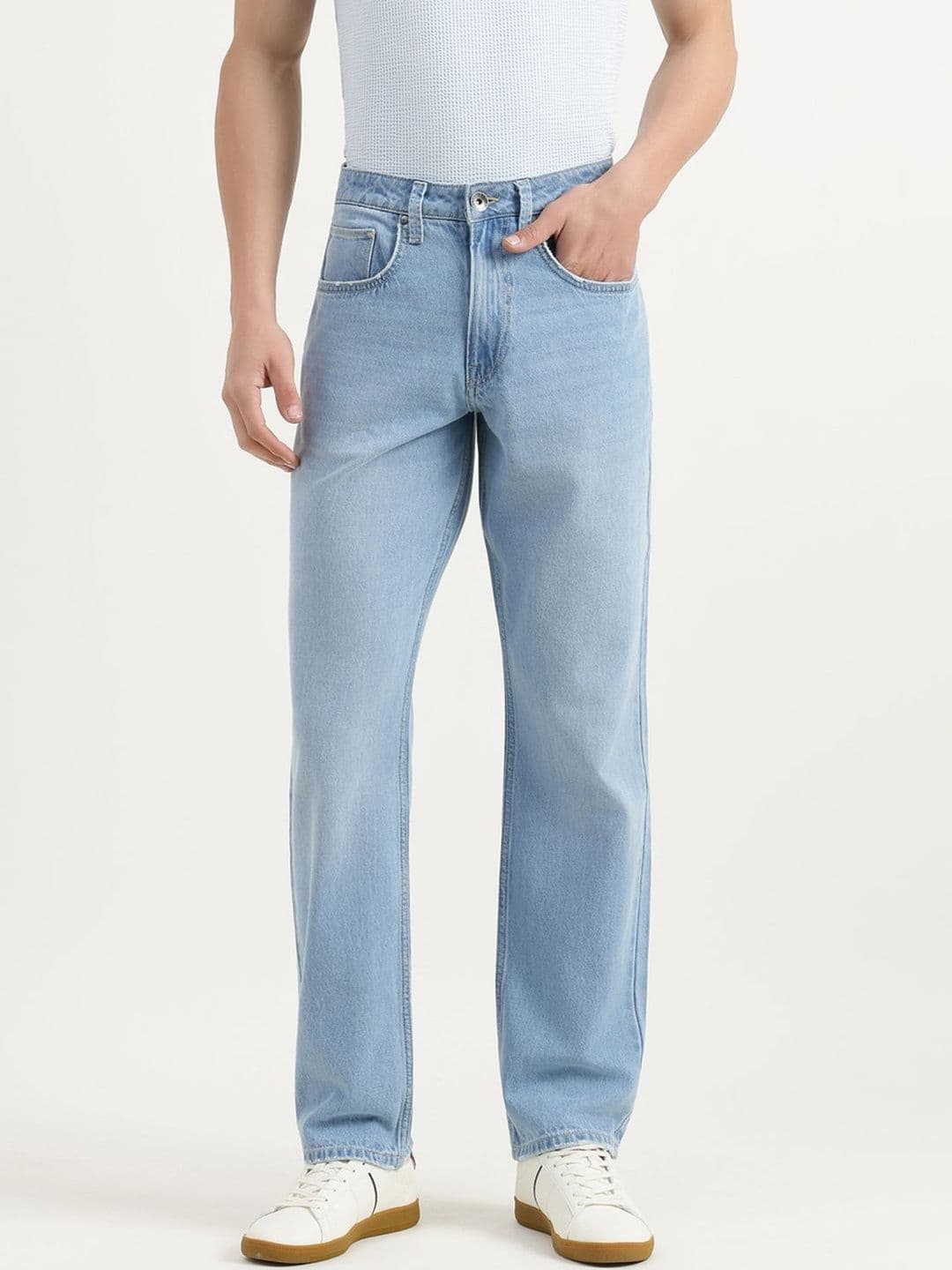 United Colors of Benetton Men Comfort Relaxed Fit Mid-Rise Jeans - view 1