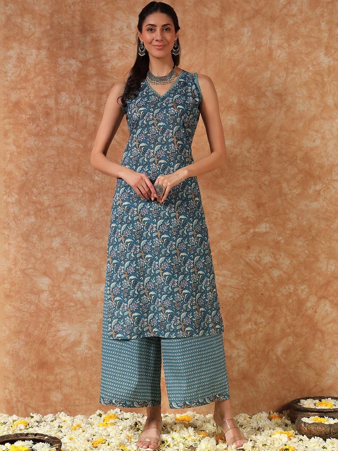 Meeranshi Women Floral Printed Kurta - view 1