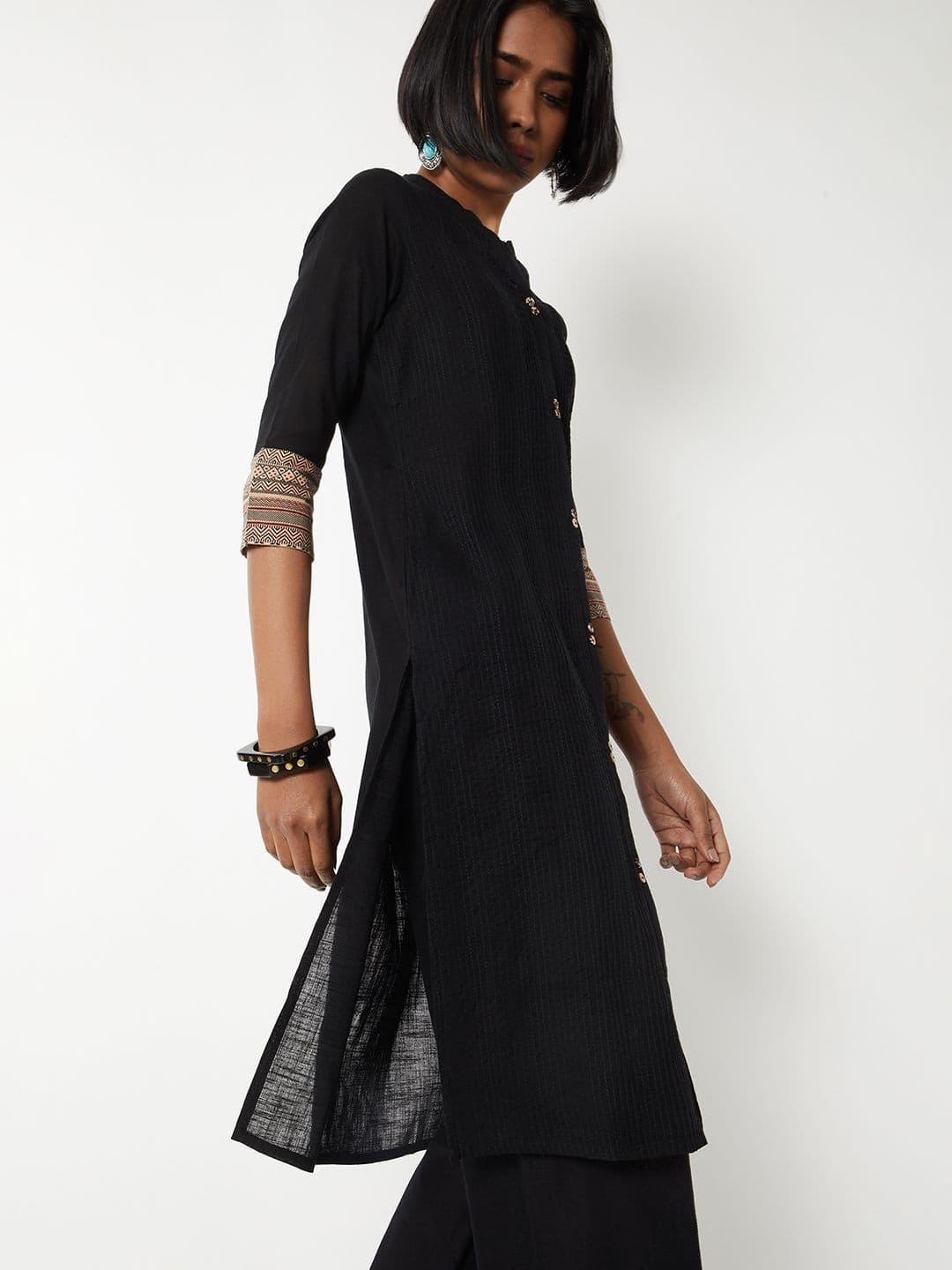 max Keyhole Neck Thread Work Kurta - view 1