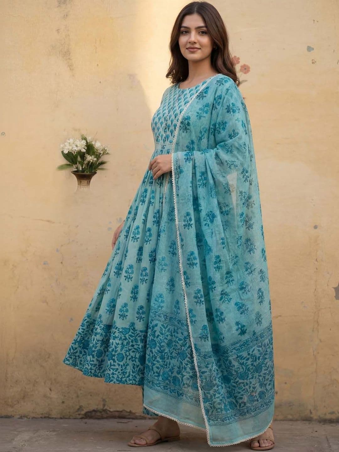 LARISHA Women Floral Printed Regular Pure Cotton Kurta with Trousers & With Dupatta - view 1