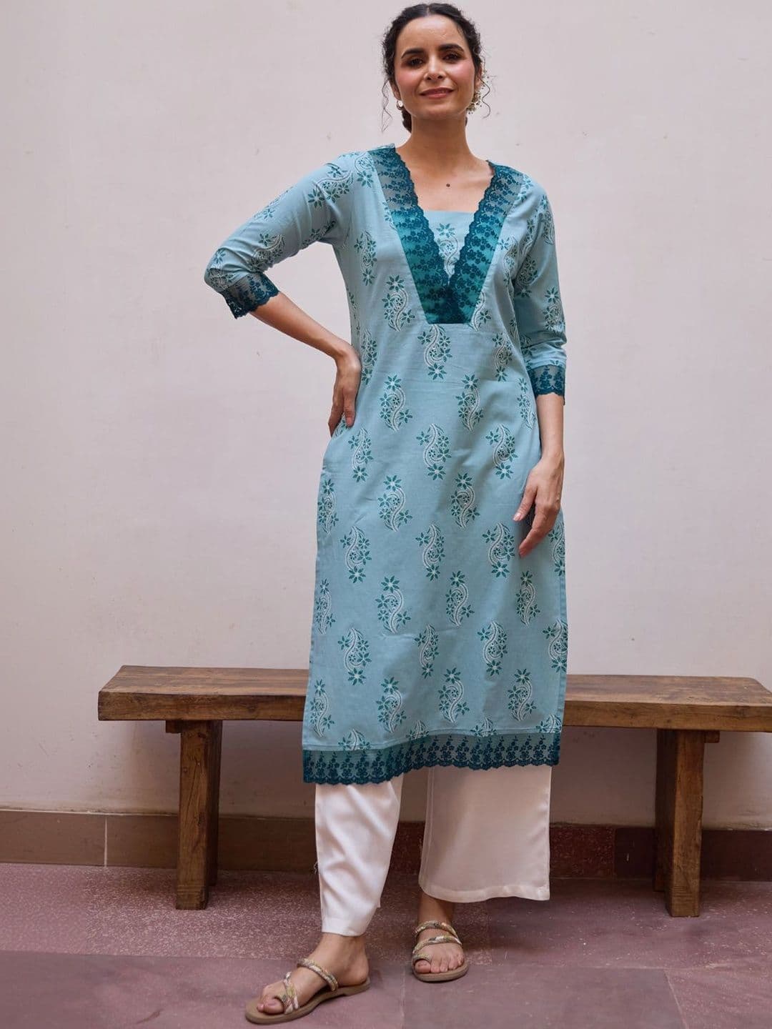 anayna Women Floral Printed Thread Work Kurta - view 1