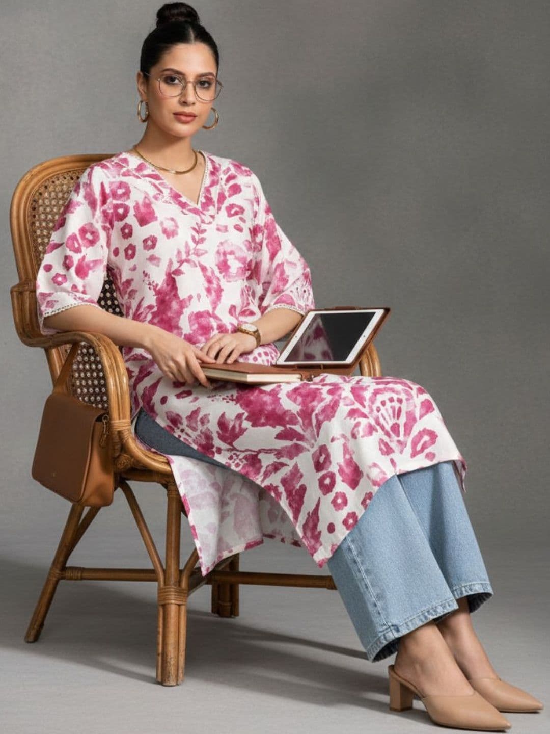 Navibhu Women Floral Printed Workwear Kurta - view 1