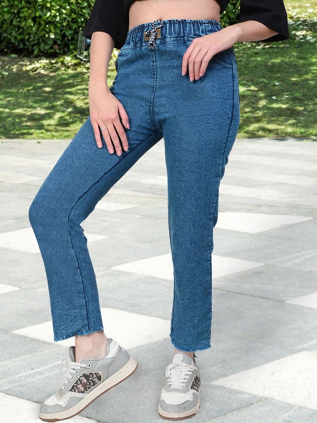 NEUNK Women Comfort Regular Fit Mid-Rise Light Fade Stretchable Jeans - view 1