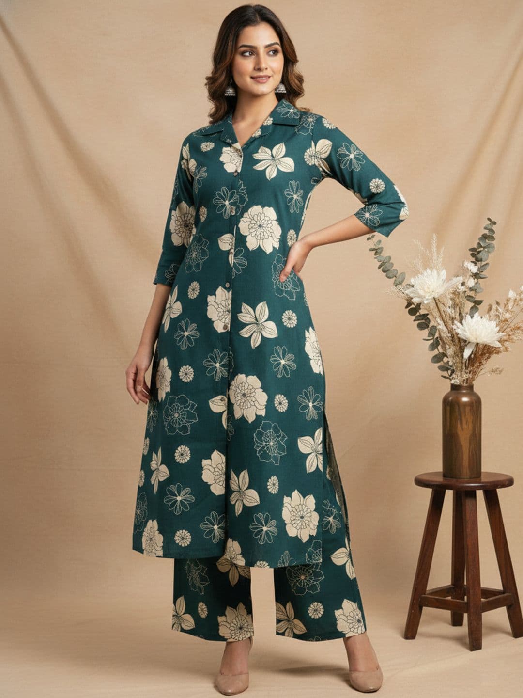 Bunkari Women Floral Printed Regular Pure Cotton Kurta with Palazzos - view 1