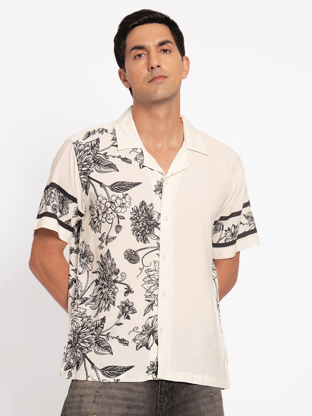 MyDesignation Relaxed Fit Floral Printed Short Sleeves Shirt - view 1