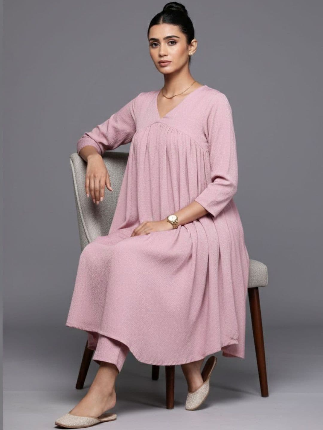 Navibhu Women Panelled Silk Crepe Workwear Kurta with Trousers - view 1