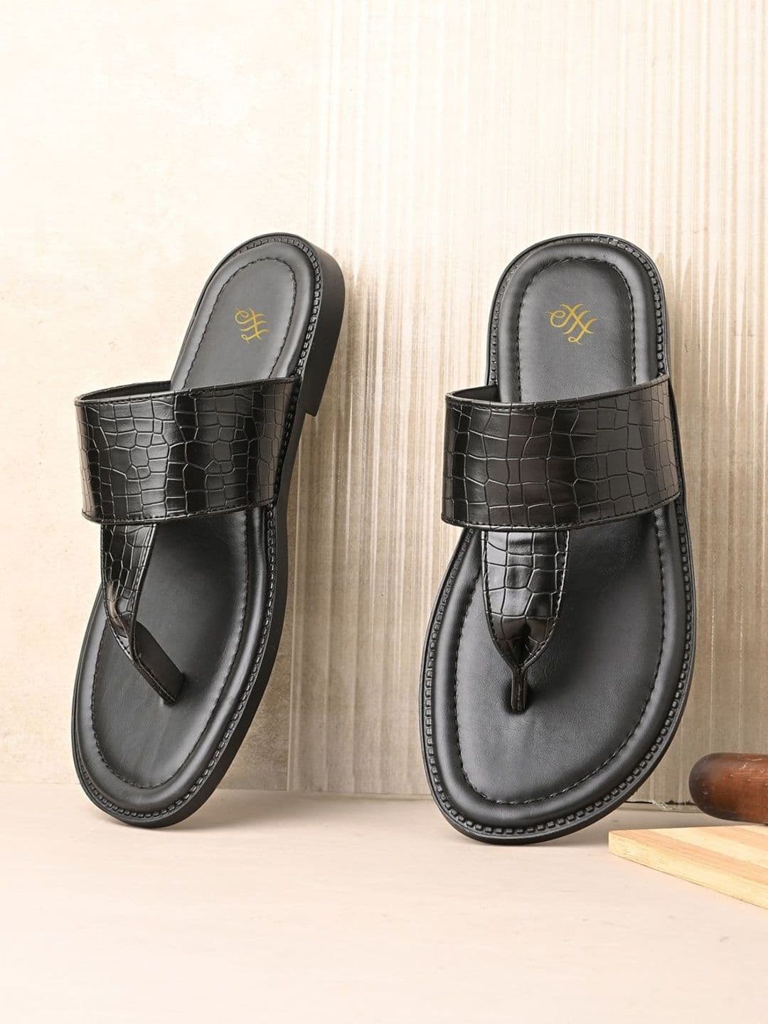 House of Pataudi Men Slip-On Comfort Sandals - view 1