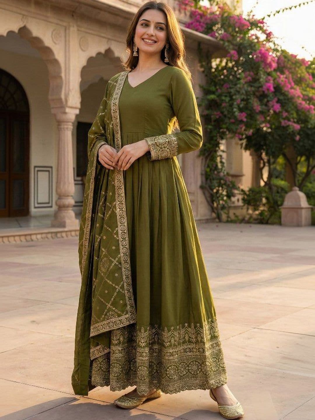 NEW ETHNIC 4 YOU Women Ethnic Motifs Embroidered Regular Gotta Patti Kurta with Palazzos & With Dupatta - view 1