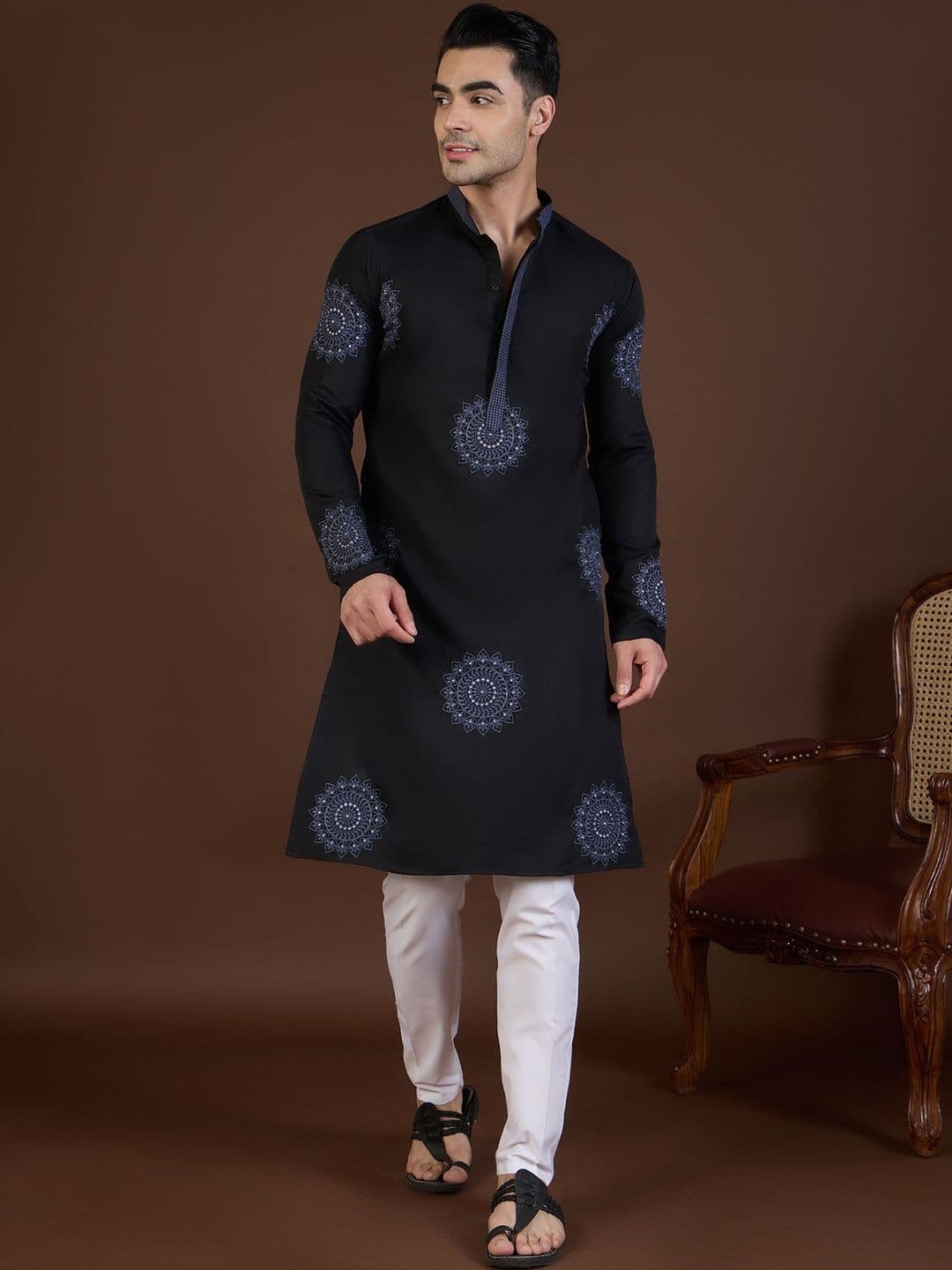House of Pataudi Embroidered Mandarin Collar Knee Length Straight Kurtas - view 1