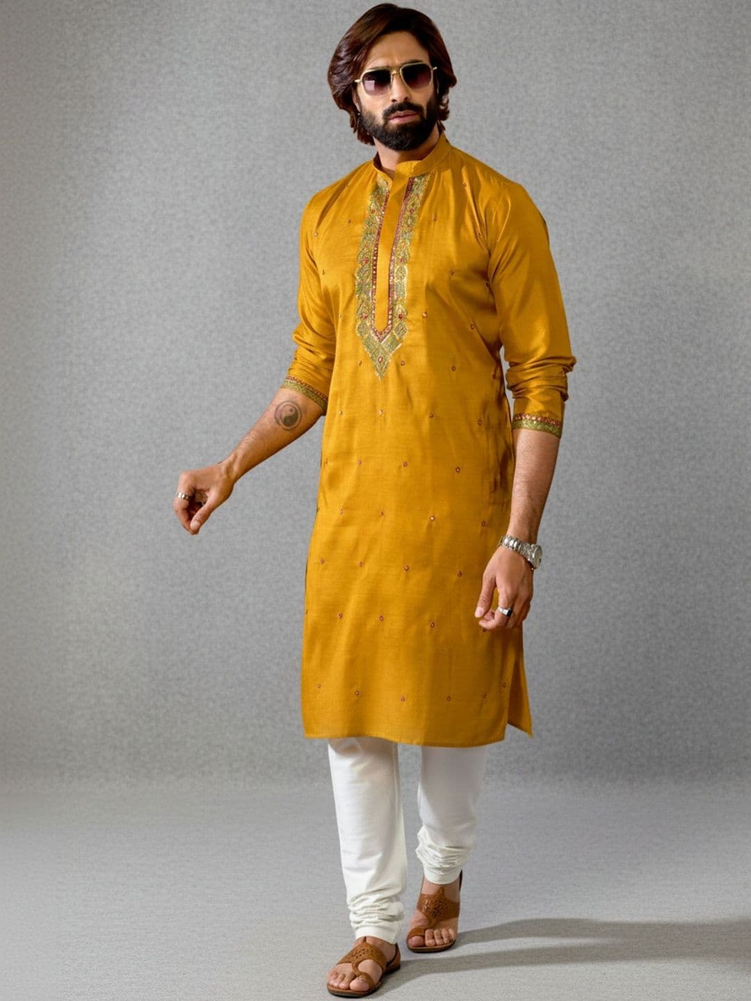 RANGRAAG Men Thread Work Pathani Kurta - view 1