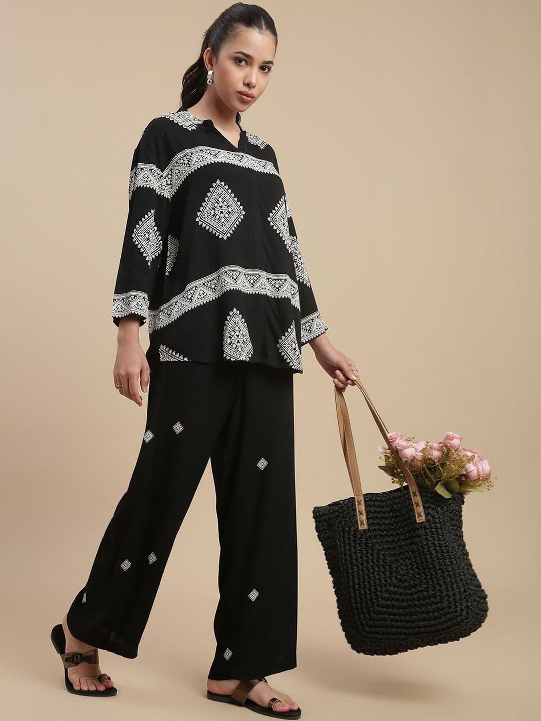 De Moza Women Ethnic Motifs Embroidered Ethnic Palazzos - view 1