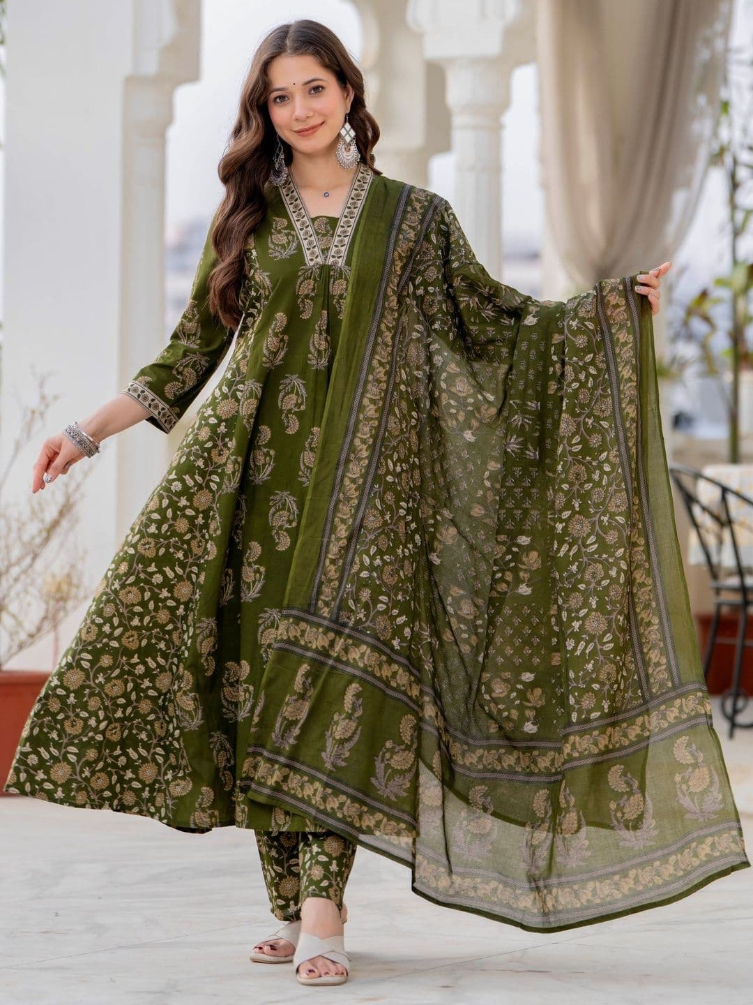 PARTHVI Women Floral Printed Regular Pure Cotton Kurta with Trousers & With Dupatta - view 1
