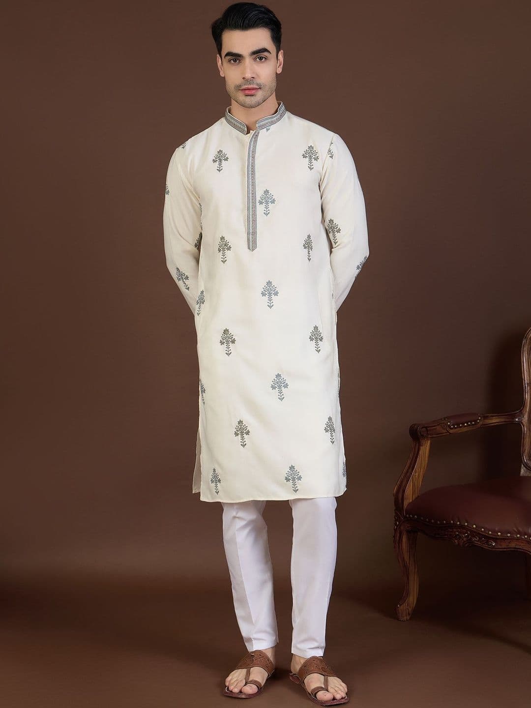 House of Pataudi Embroidered Mandarin Collar Knee Length Straight Kurtas - view 1