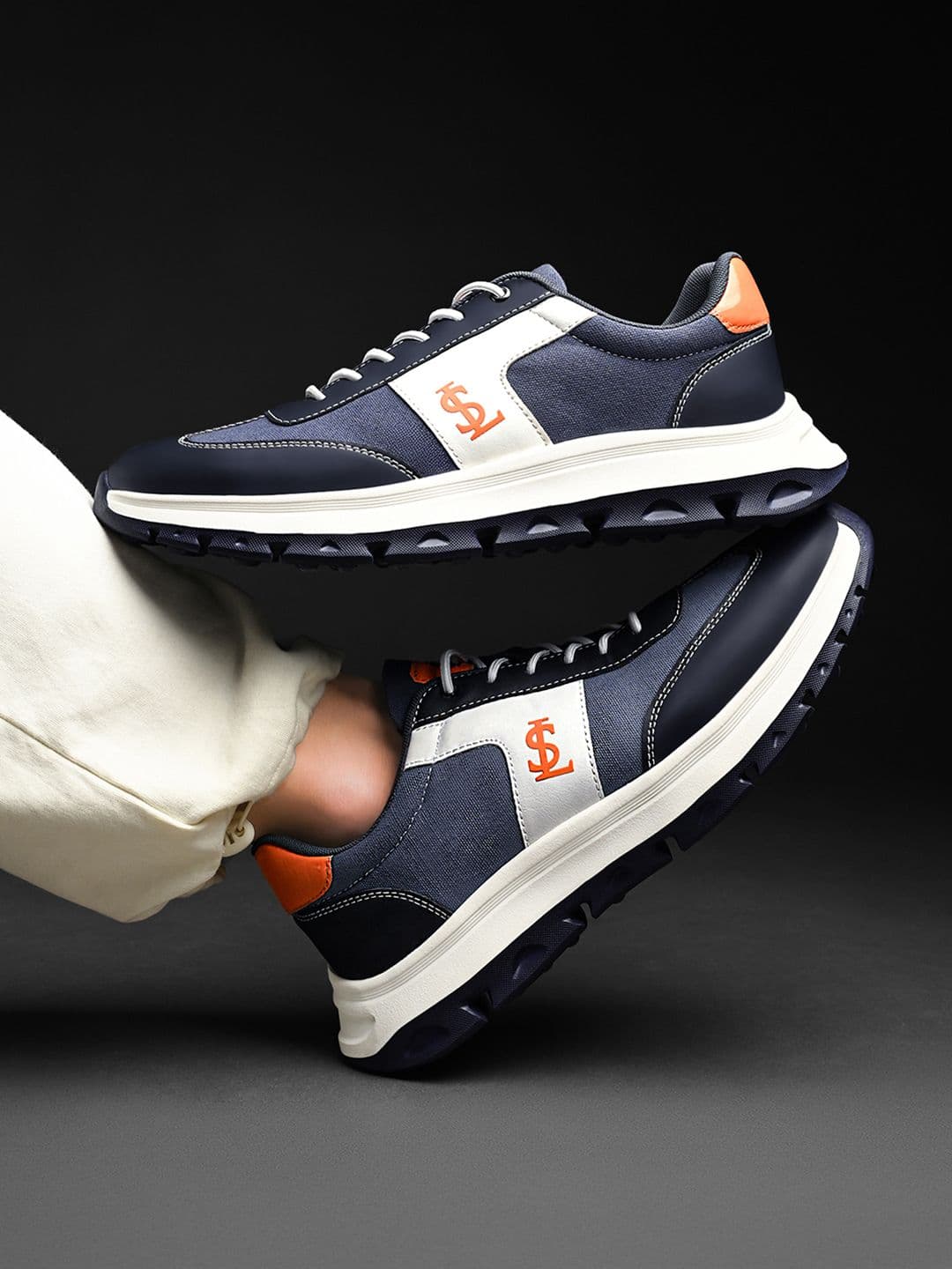 LOUIS STITCH Men's Slush Orange Casual Sneakers with Elastic Laces - view 1