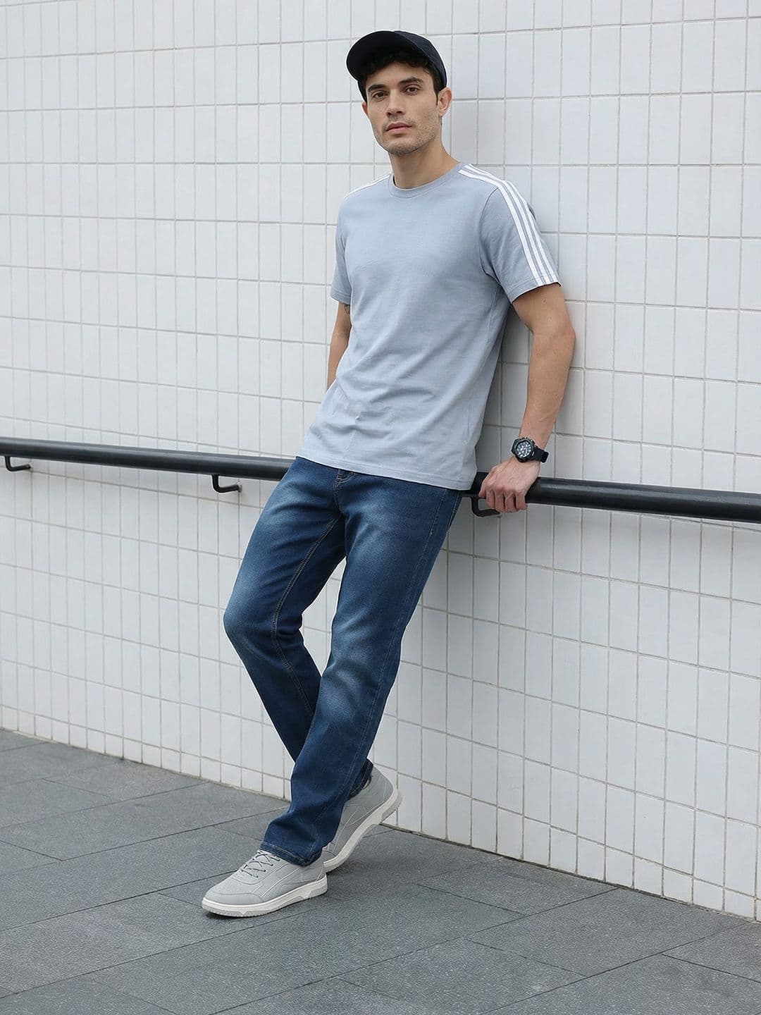 The Roadster Life Co. Men Regular Fit Faded Jeans