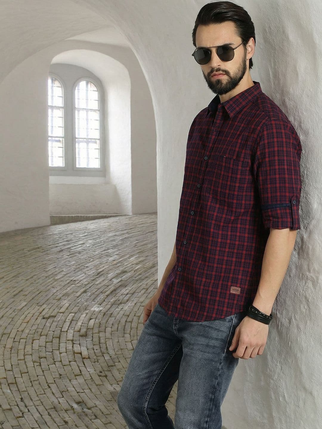 Roadster Men Maroon & Navy Blue Regular Fit Checked Casual Shirt - view 1