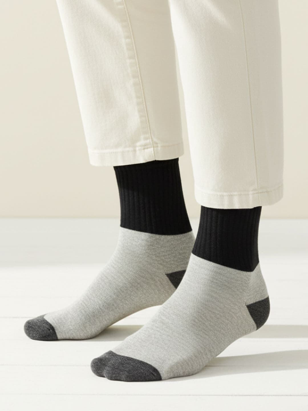 Sockscarving Men Cotton Blend Colourblocked Ankle Length Socks - view 1