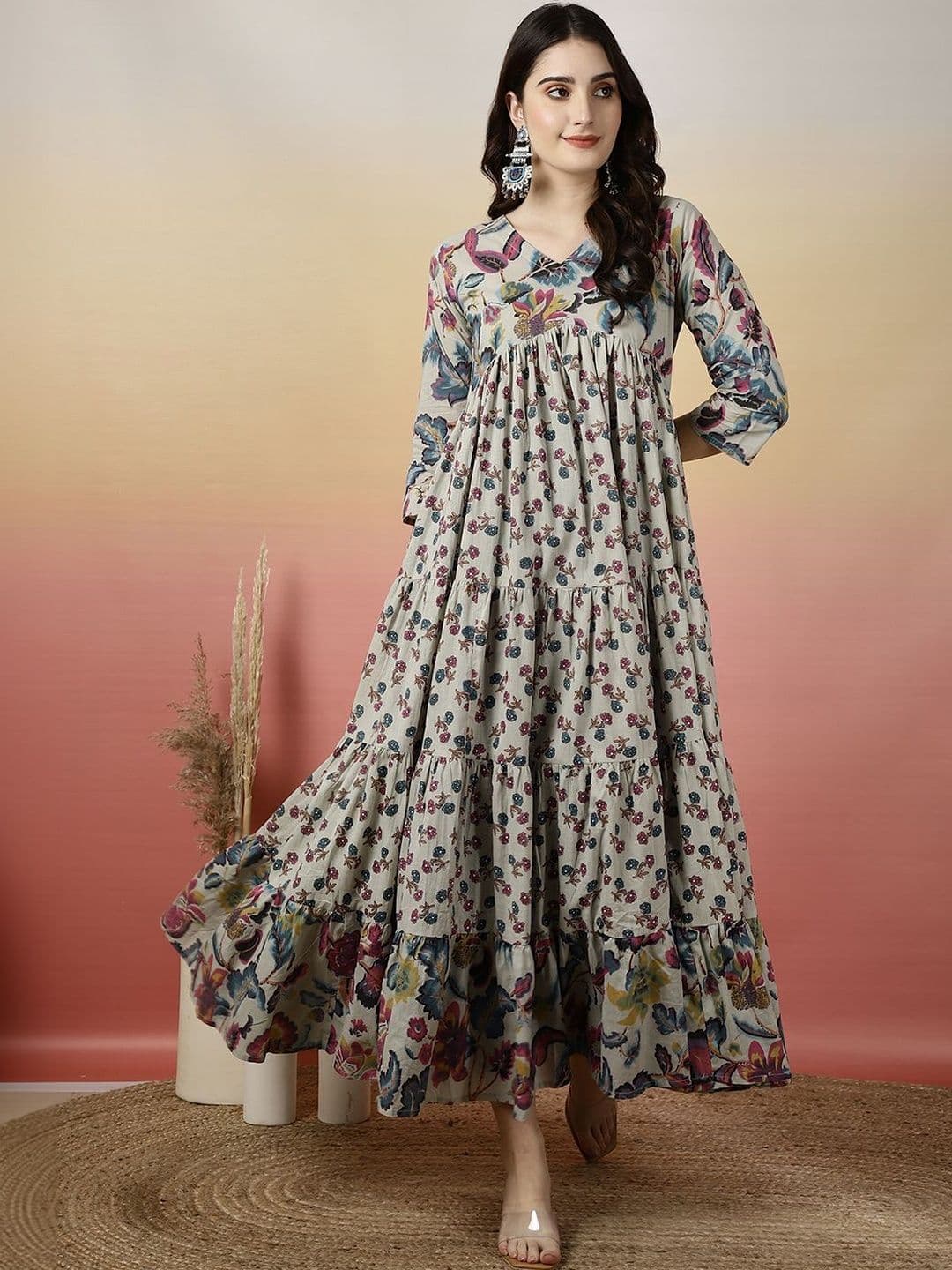 GLAM ROOTS Floral Printed Flared Sleeves Tiering Anarkali Kurta - view 1
