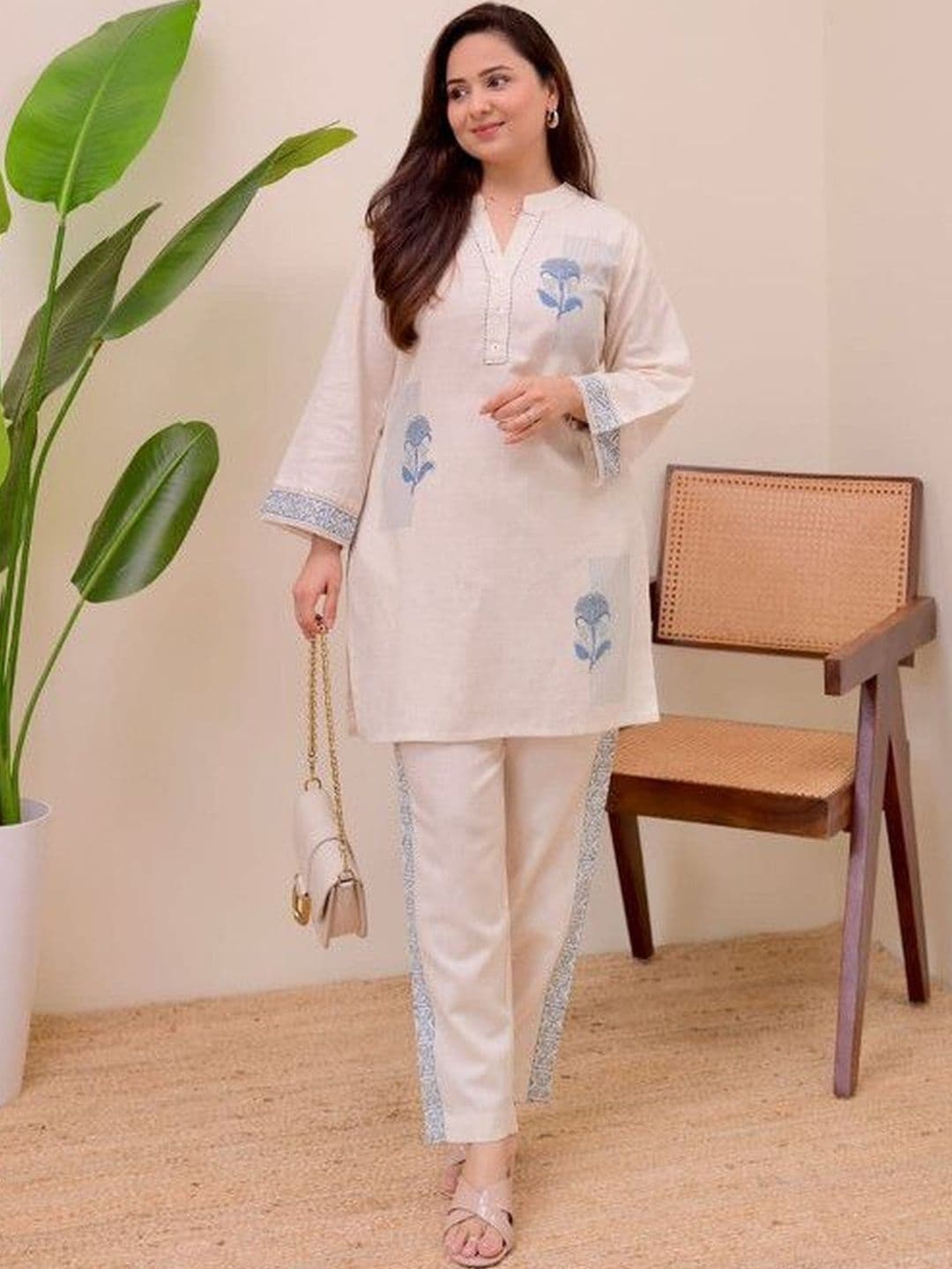NAKSHKURTIS Women Ethnic Motifs Printed Regular Pure Cotton Kurti with Trousers - view 1