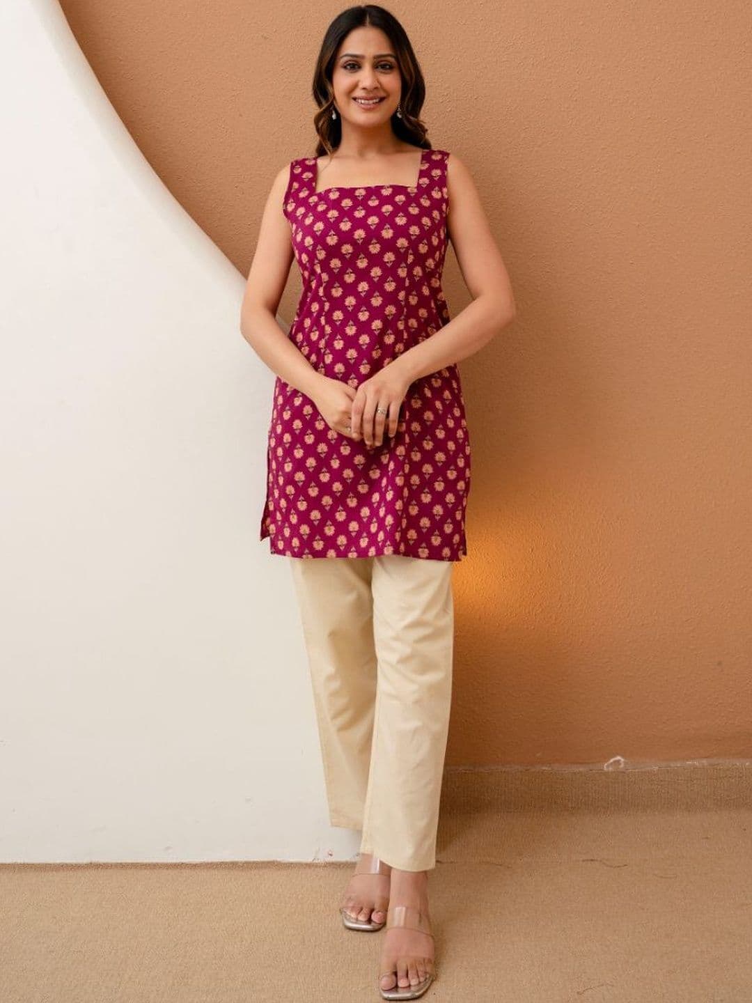 HERE&NOW Floral Printed Square Neck Pure Cotton Kurti - view 1