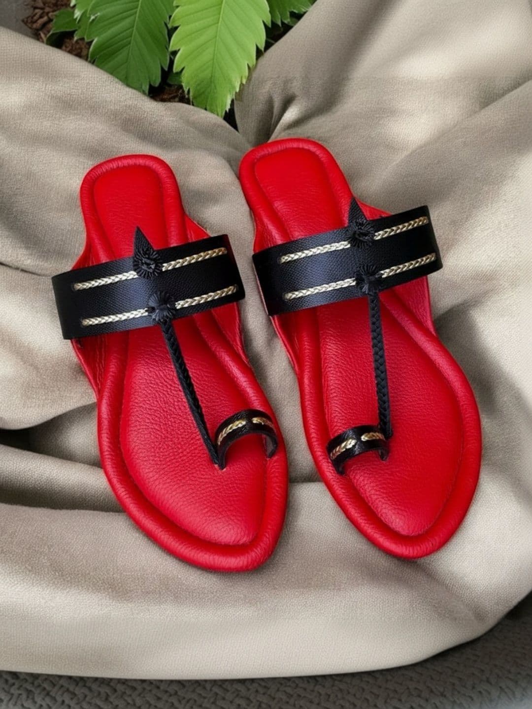 niira.co Men Leather Stylish Kolhapuri Chappals - view 1