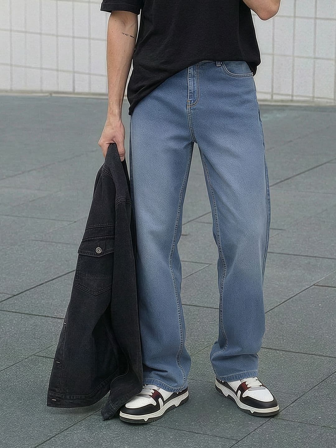 The Roadster Life Co. Men Relaxed Fit Mid-Rise Light Fade Stretchable Jeans - view 1