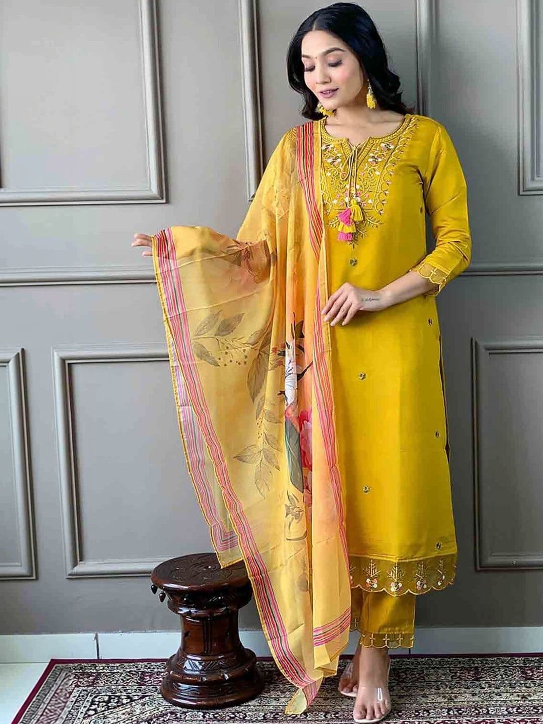 MITUDAY Women Floral Embroidered Regular Thread Work Kurta with Trousers & With Dupatta - view 1