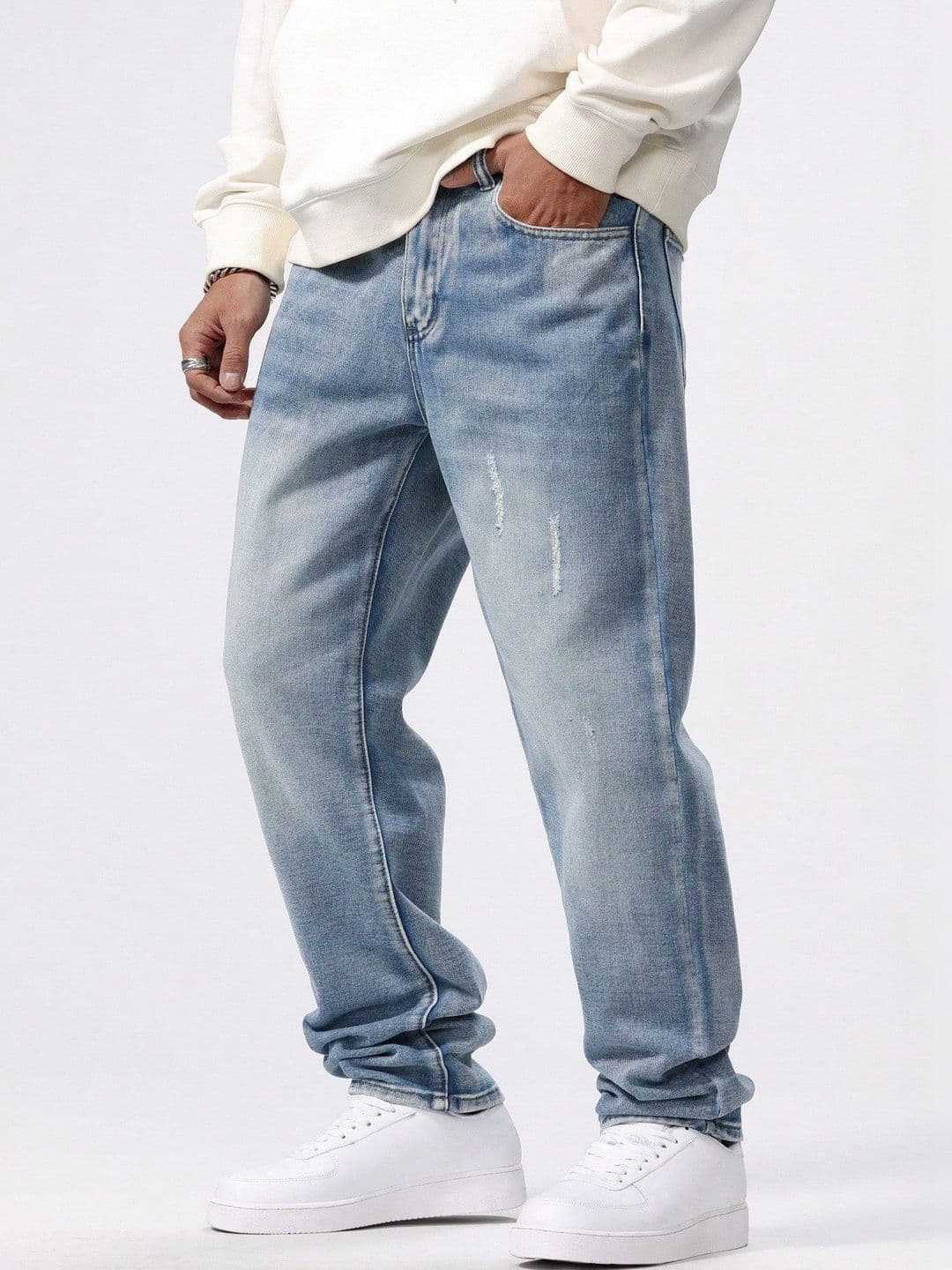 Off Duty India Men Straight Fit Mid-Rise Low Distress Heavy Fade Stretchable Jeans - view 1