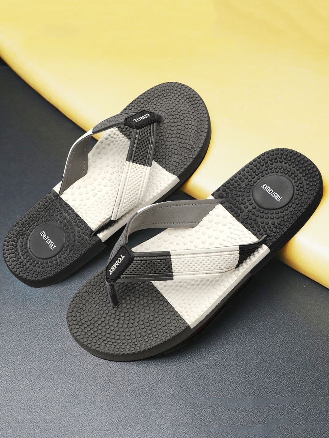 TOMSY CHOICE Men Colourblocked Thong Flip-Flops - view 1