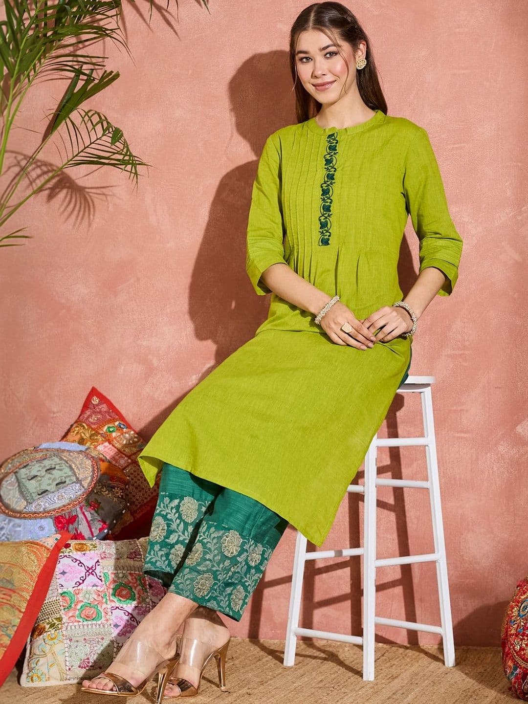 Anouk Women Floral Embroidered Kurta - view 1