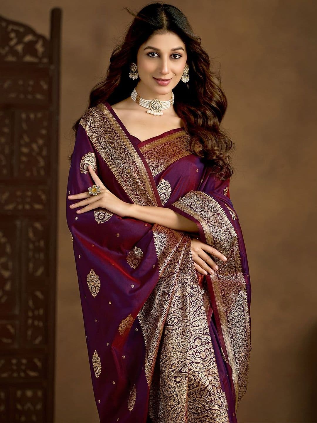 Ethnic Junction Woven Design Silk Blend Banarasi Saree - view 1