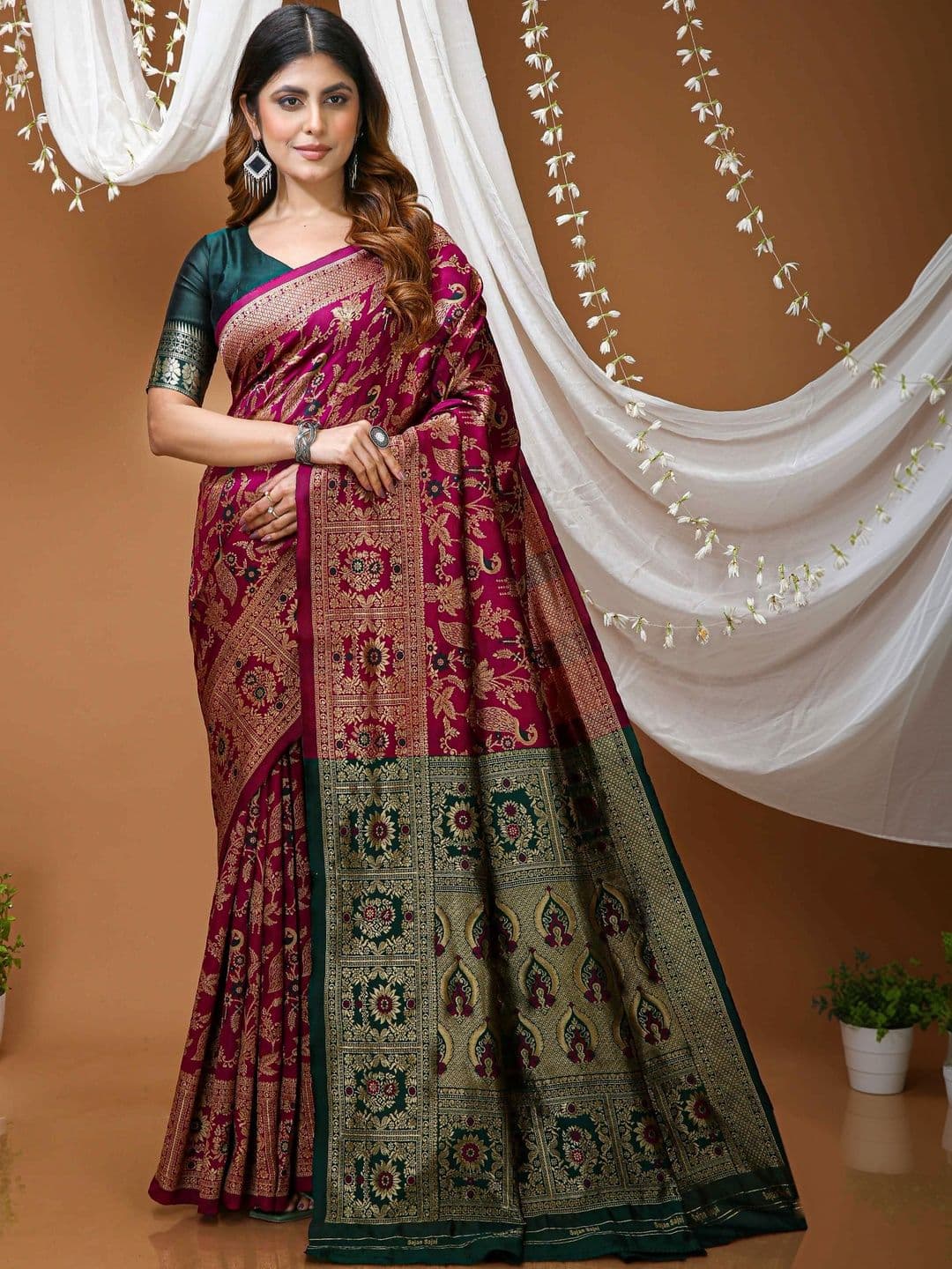 HERE&NOW Woven Design Silk Blend Designer Banarasi Saree - view 1