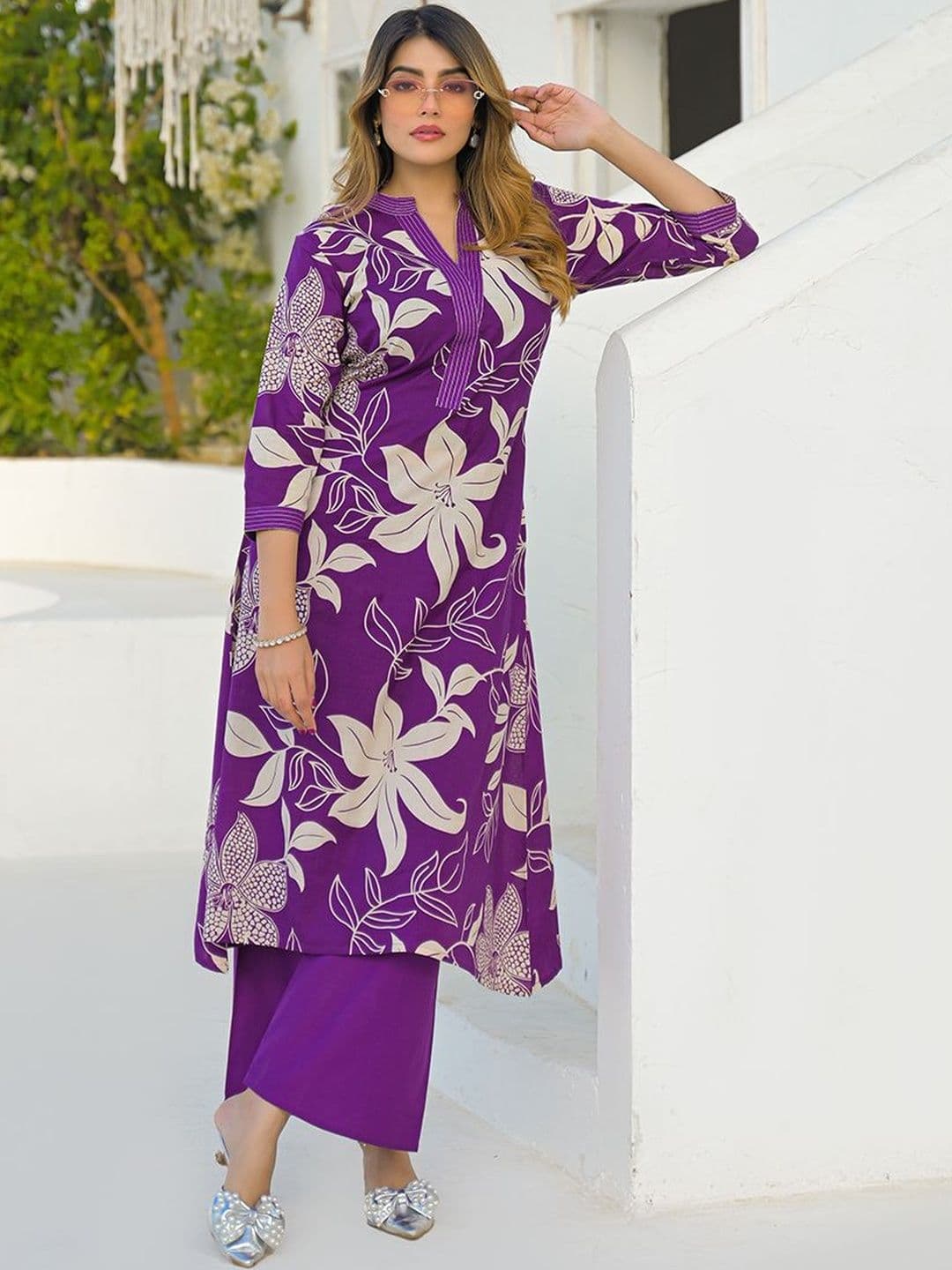 Divena Women Floral Printed Regular Pure Cotton Kurta with Trousers - view 1