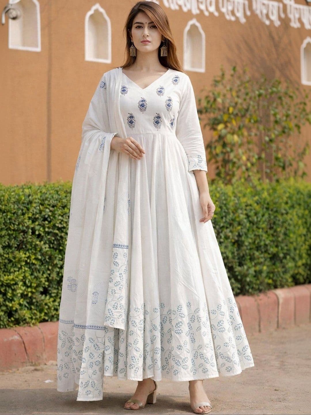 NEW STYLISH Women Floral Printed Thread Work Floral Anarkali Kurta - view 1