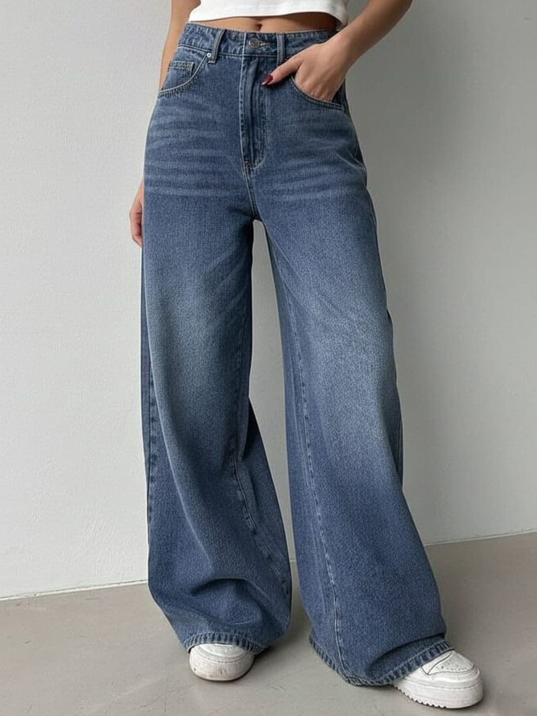 HUNTER & HAYES Women High-Rise Light Fade Jeans - view 1