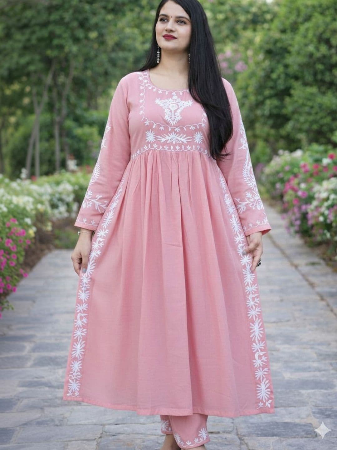 Moda Rapido Women Ethnic Motifs Embroidered Empire Thread Work Kurta with Trousers - view 1