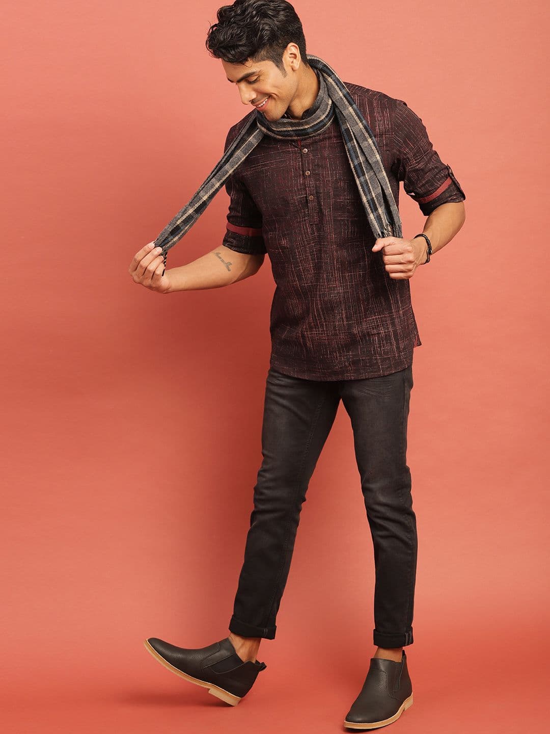 Taavi Men Coffee Brown & Maroon Printed Bagru Printed Straight Kurta with Roll-Up Sleeves - view 1