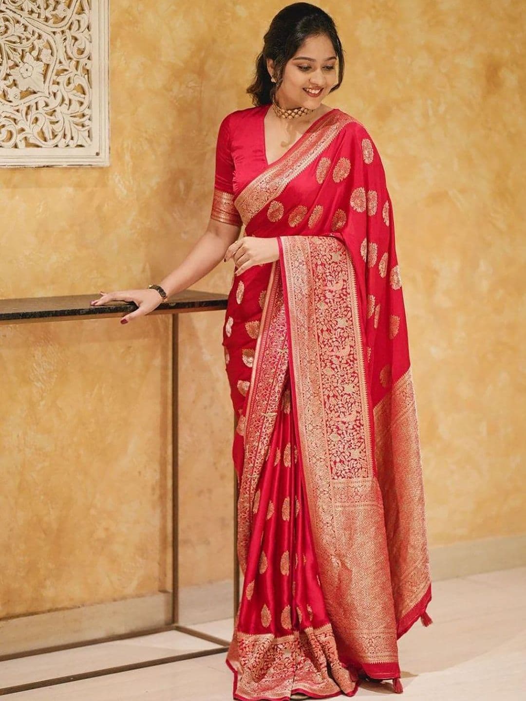 Aldwych Woven Design Zari Silk Blend Handloom Banarasi Saree - view 1