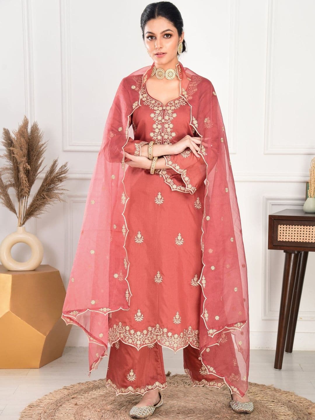 Royal Export Women Ethnic Motifs Embroidered Regular Thread Work Kurta with Palazzos & With Dupatta - view 1