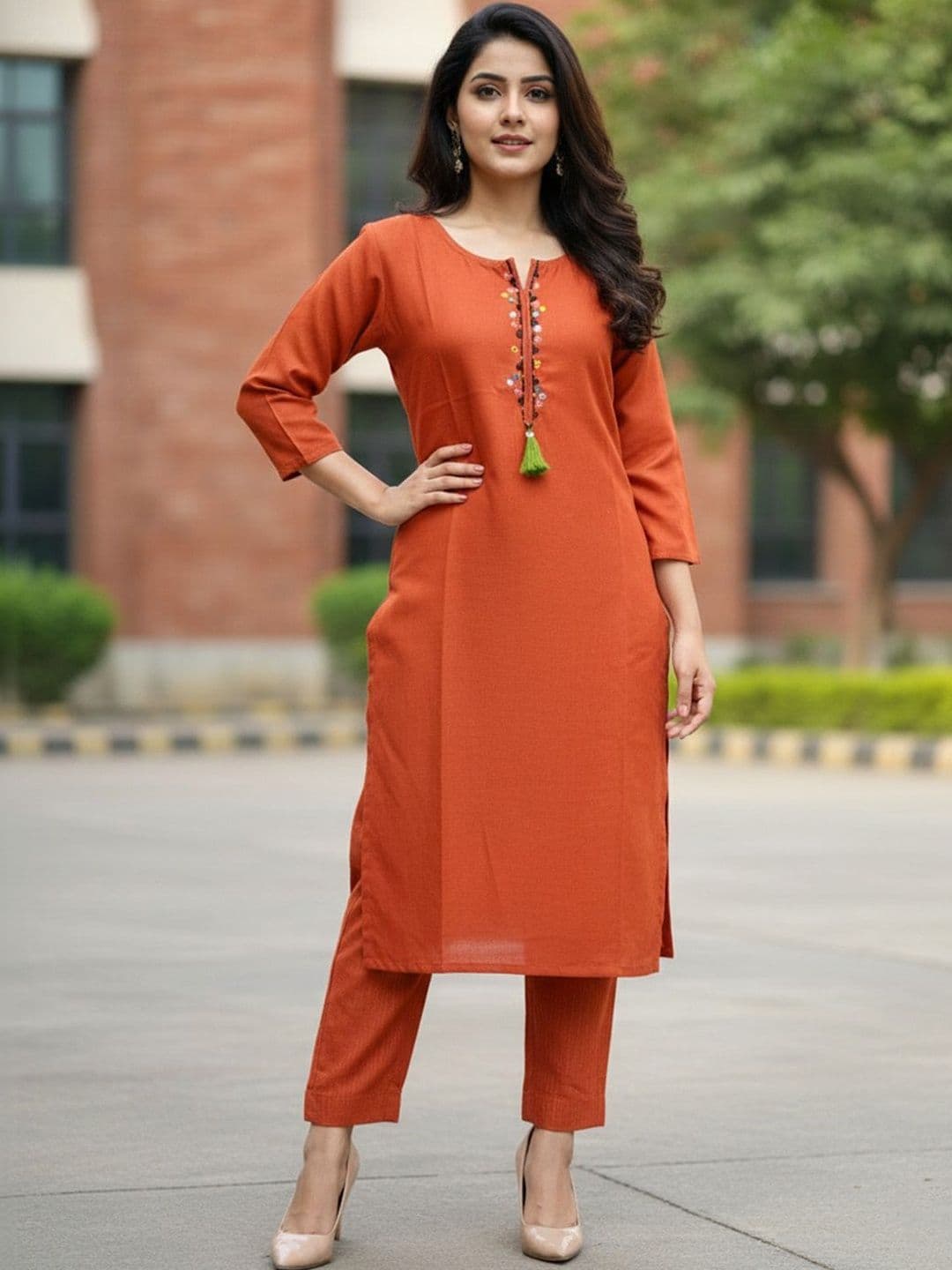 Varanga Women Ethnic Motifs Embroidered Regular Thread Work Kurta with Trousers - view 1