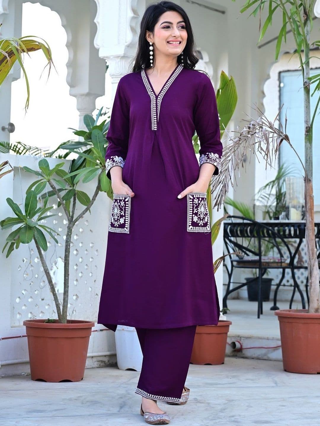 BHAGYESH FASHION Women Ethnic Motifs Embroidered Regular Thread Work Kurta with Trousers - view 1