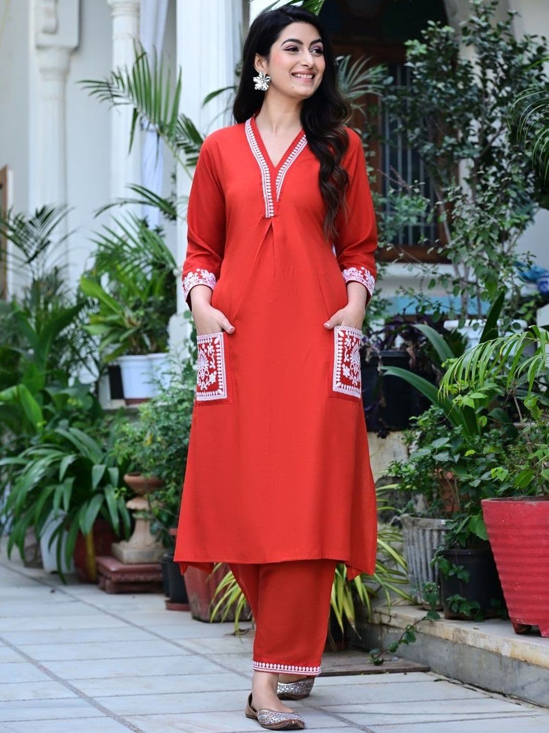 BHAGYESH FASHION Women Ethnic Motifs Embroidered Regular Thread Work Kurta with Trousers - view 1