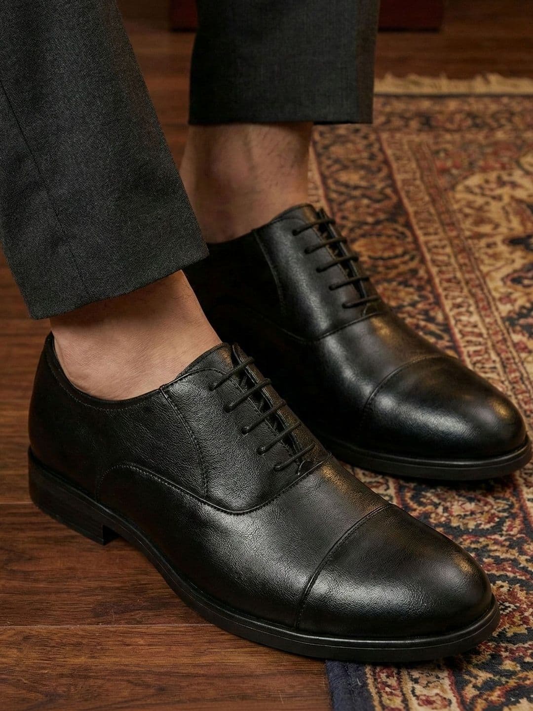 SERVER Round Toe Lace-Ups Formal Oxfords - view 1