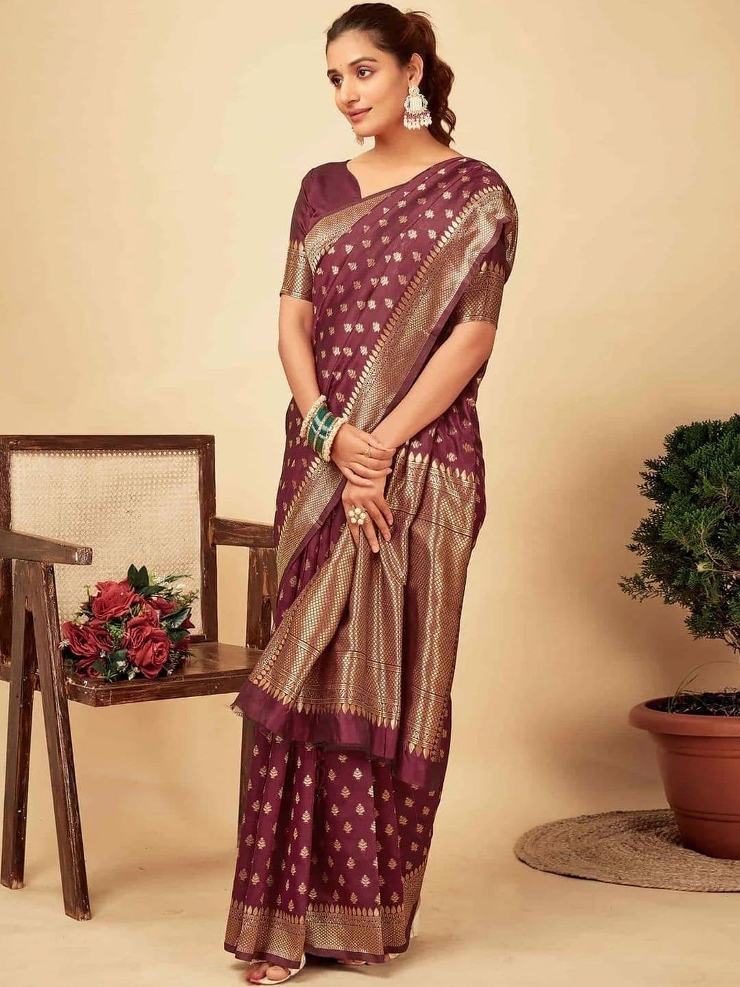 Melok Ethnic Motifs Zari Silk Blend Heavy Work Saree - view 1