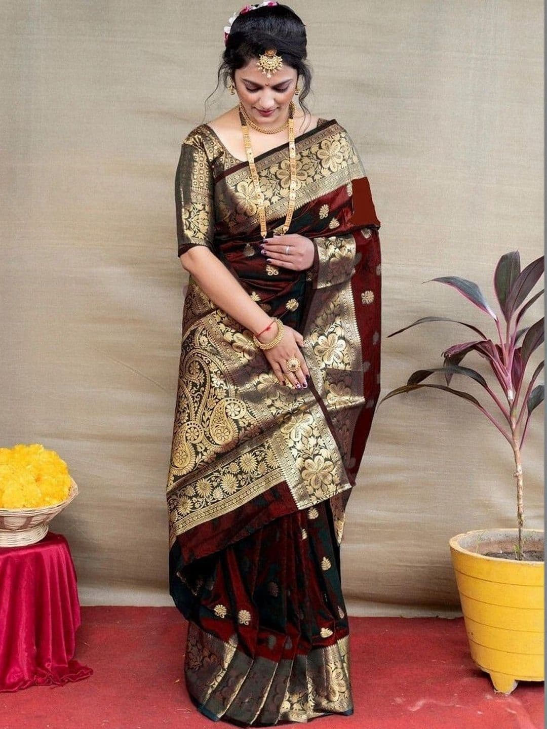 Narrow Fashion Ethnic Motifs Zari Silk Blend Heavy Work Saree - view 1
