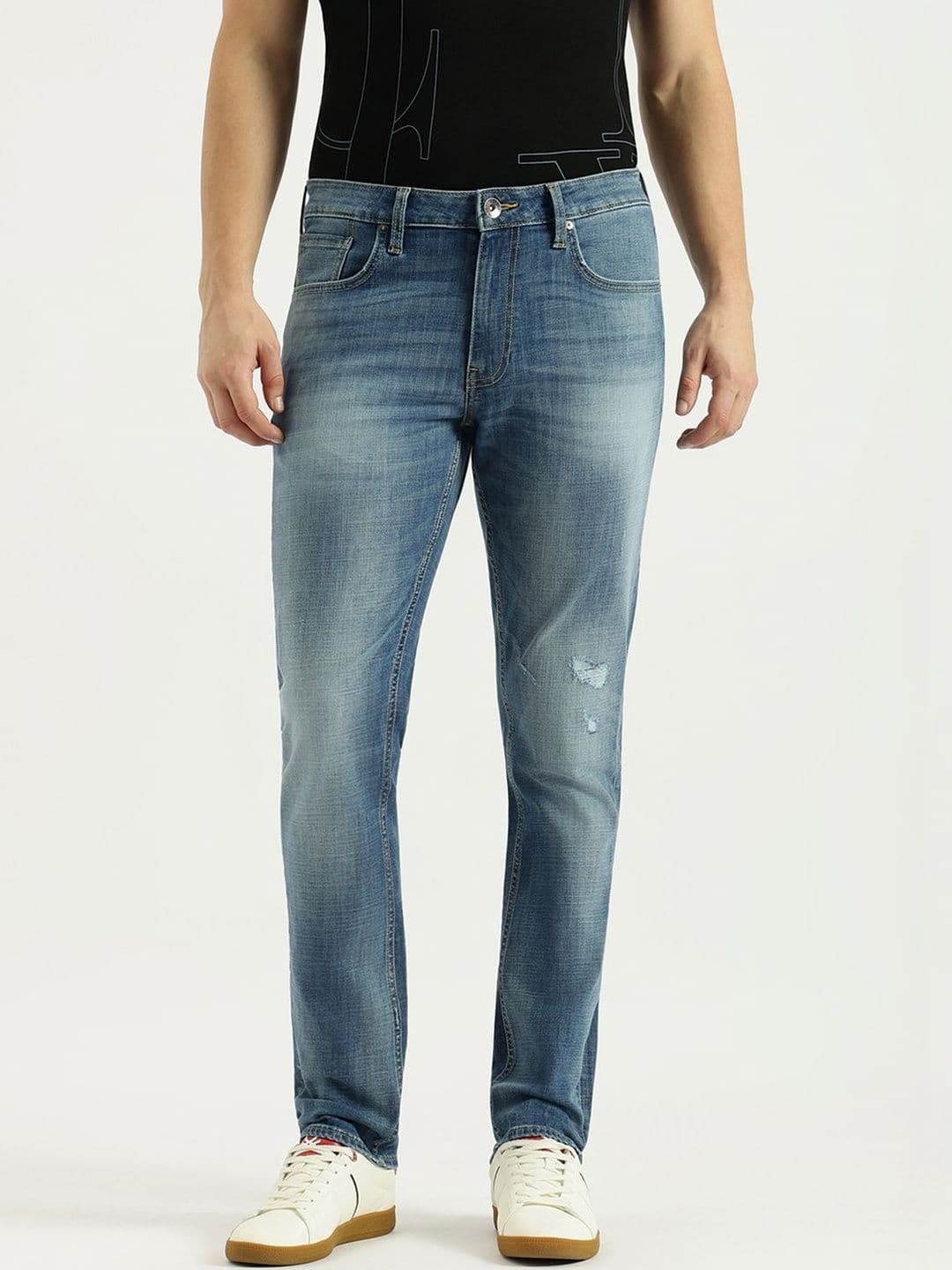 United Colors of Benetton Men Skinny Fit Mid-Rise Mildly Distressed Light Fade Jeans - view 1