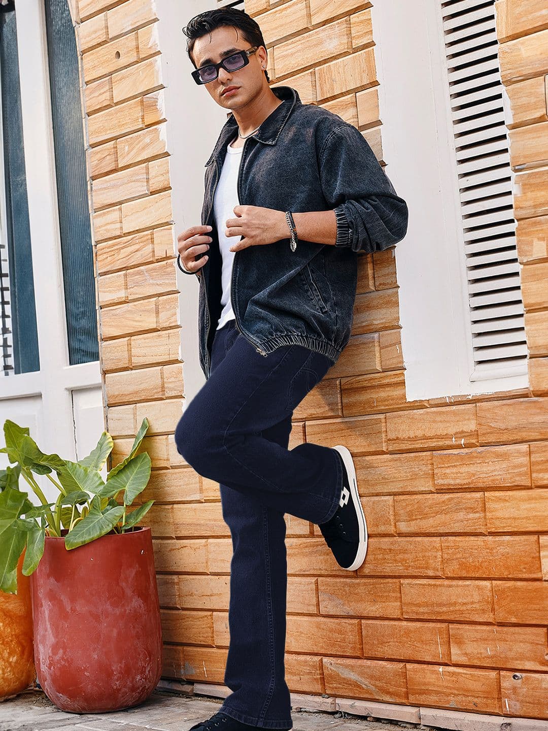 Urbano Fashion Men Washed Blue Mid Rise Light Fade Stretchable Bootcut Regular Fit Jeans - view 1