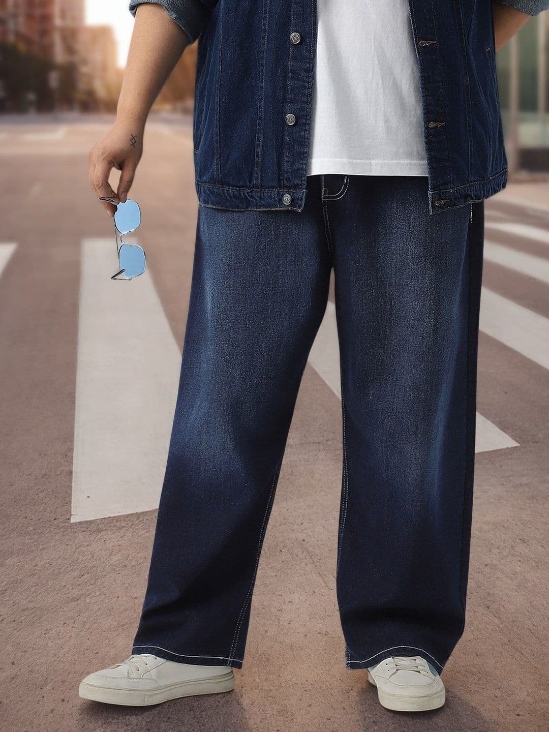 Urbano Plus Loose Non Dark Blue Light Fade Mid-Rise Baggy Fit Stretchable Jeans - view 1