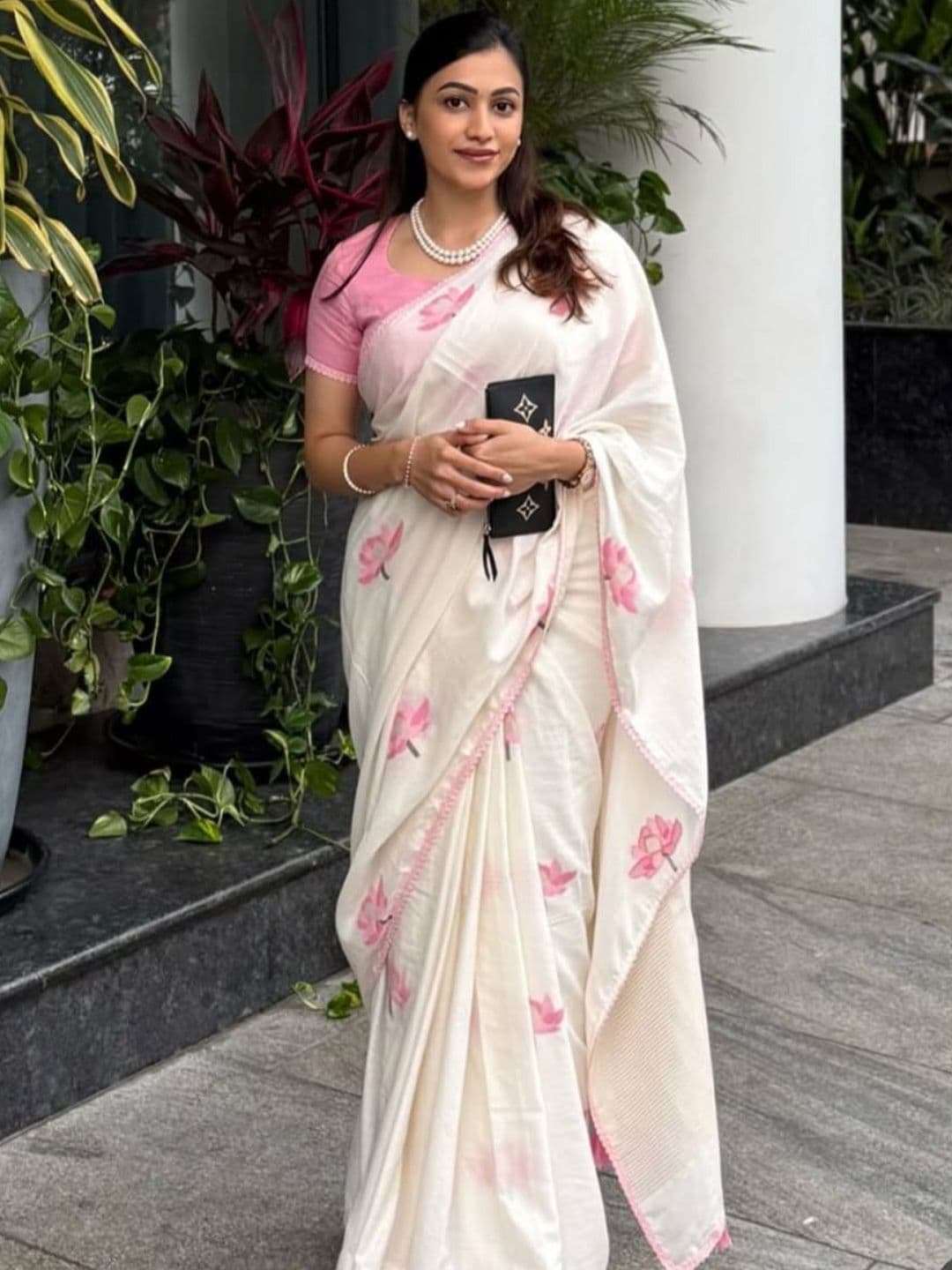 KALINI Floral Linen Blend Handloom Saree - view 1